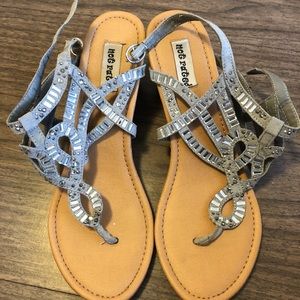 “Not Rated” Size 7 Silver Wedges